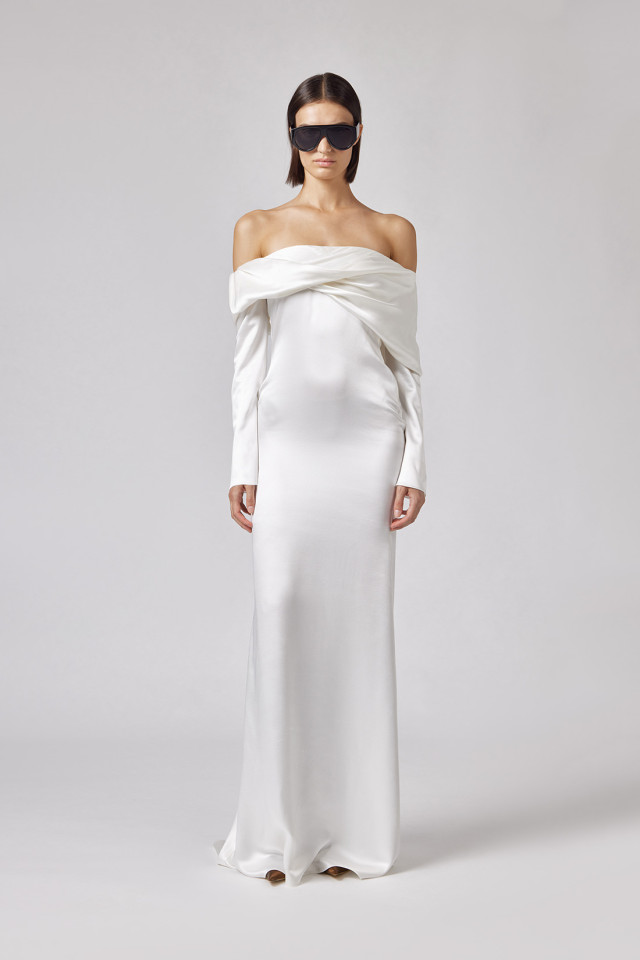 ABITO LUNGO SATIN CON SCOLLO OMERALE