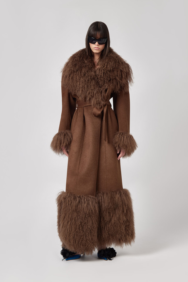 COAT IN WOOL FELT WITH MONGOLIA FUR