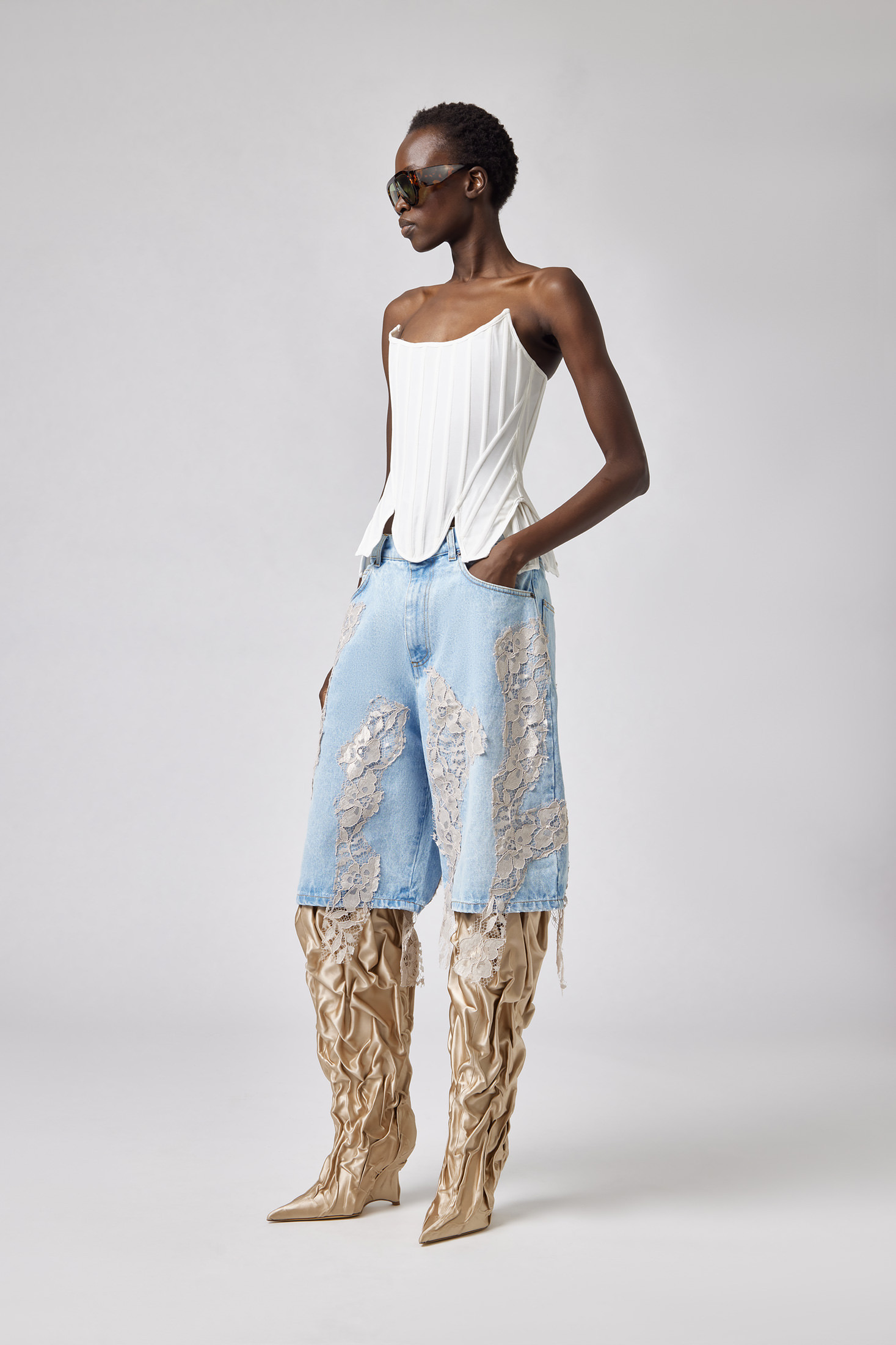 Maxi Bermuda Shorts With Lace Decorations
